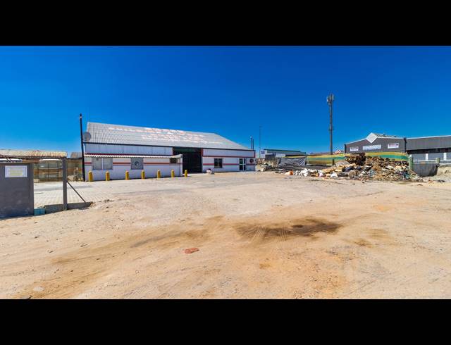 9,923M² WAREHOUSE FOR SALE IN BRACKENFELL INDUSTRIAL